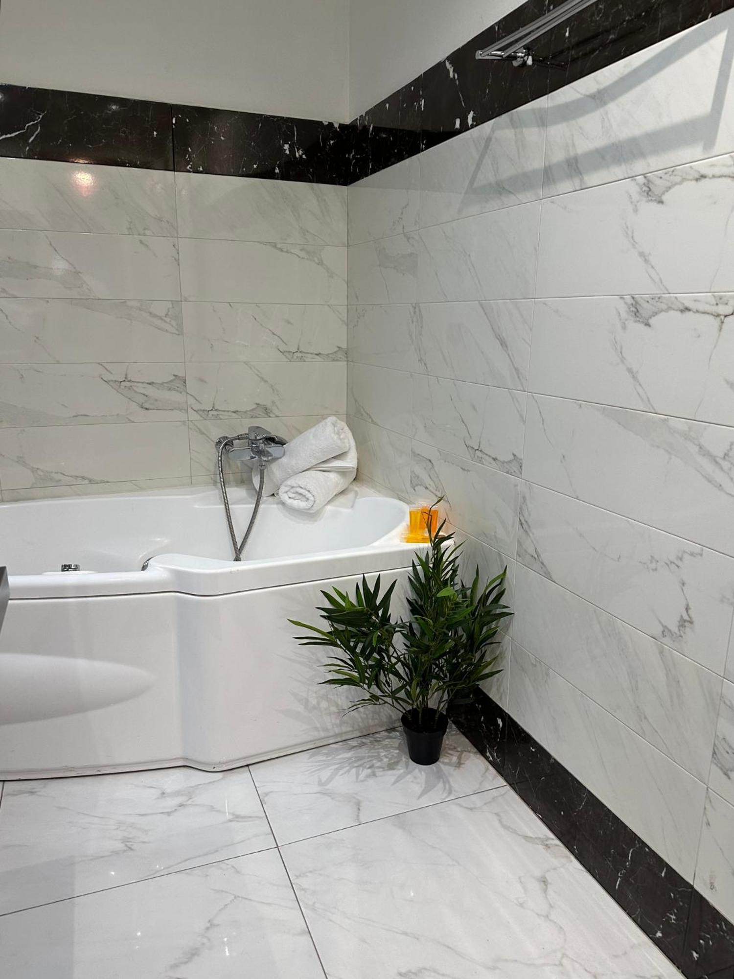 2 Bd Apt In Syntagma With Acropolis View Athén Kültér fotó