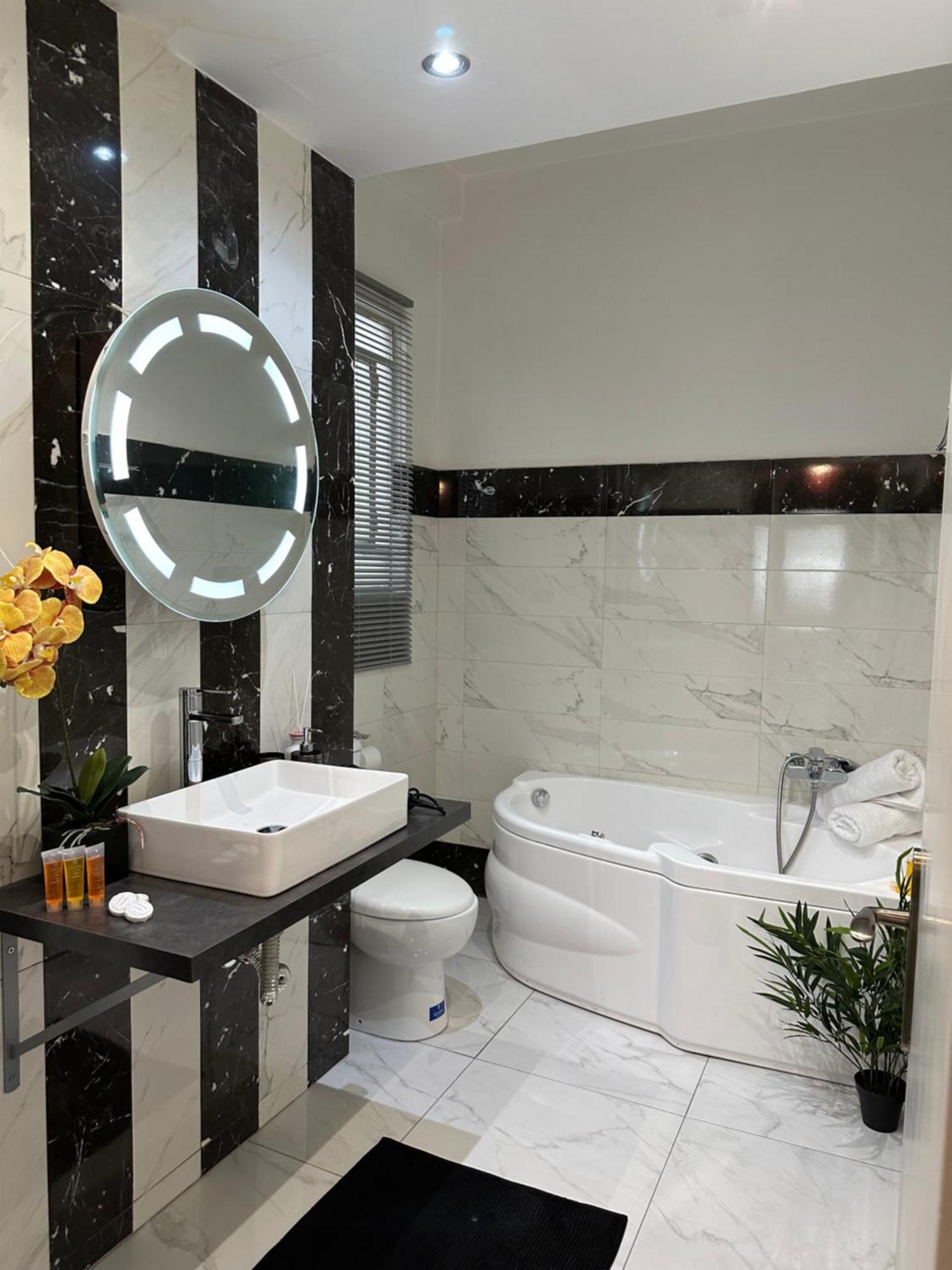 2 Bd Apt In Syntagma With Acropolis View Athén Kültér fotó